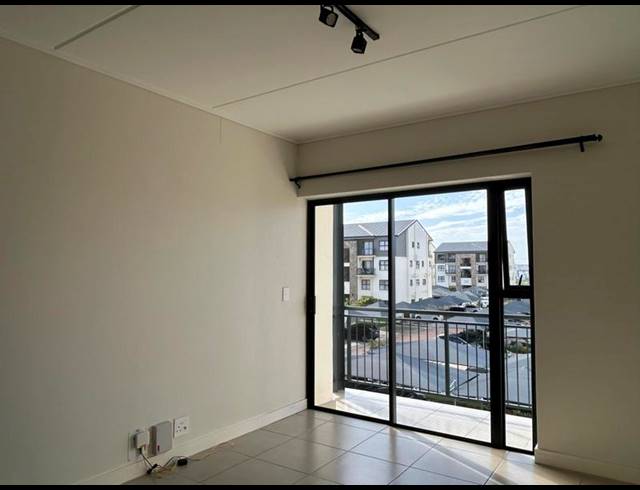 1 BEDROOM APARTMENT FOR SALE IN SANDOWN